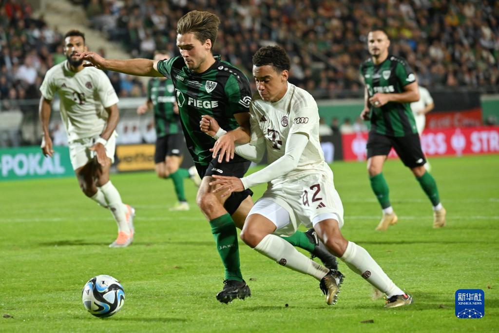 1-2！阿森纳遭读秒绝杀！曼城3-0大胜差2分，日本中场绝平利物浦（阿森纳1-2读秒遭绝杀，曼城3-0大胜将分差缩至2分，日本中场读秒绝平利物浦）