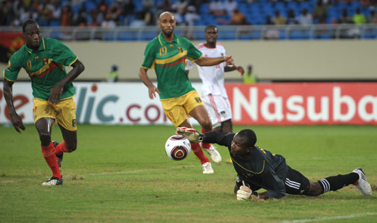 活塞上次取得12连胜还是21年前，当时他们赢下总冠军（活塞上一次12连胜已是21年前，彼时他们最终夺冠）