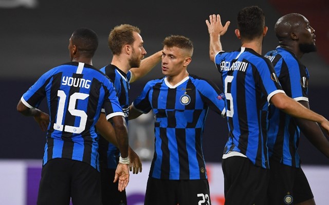 德天空：那不勒斯想签弗赖堡中场曼赞比顶替受伤的德布劳内（德媒：那不勒斯有意引进弗赖堡中场曼赞比，以填补德布劳内伤缺）