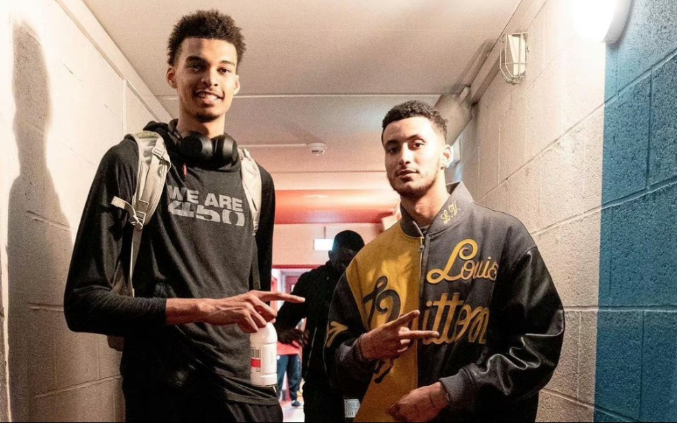 半场战报：热刺1-0哥本哈根，布伦南-约翰逊破门（半场速报：布伦南-约翰逊建功，热刺1-0暂领先哥本哈根）