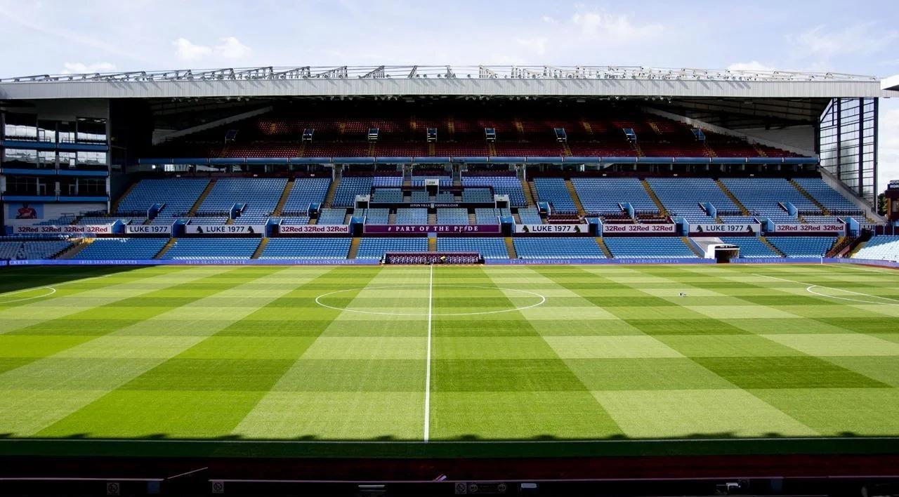 邵佳一谈成为国足主帅：正在家看电脑突然收到700多条信息（邵佳一谈挂帅国足：在家看电脑时突收七百多条消息）