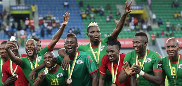 迪马：迪巴拉退烧后参加全队合练，安赫利尼奥也参加了合练（迪马：迪巴拉退烧已回归全队训练，安赫利尼奥亦随队合练）