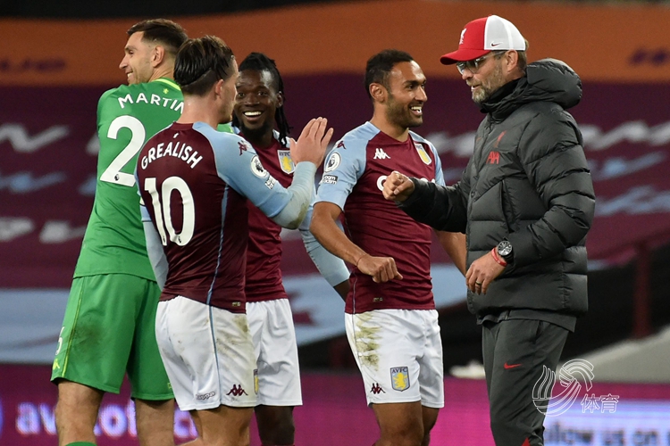 斯基拉：尤文未谈妥麦肯尼续约，两家意甲俱乐部已与球员接触（斯基拉：尤文与麦肯尼续约受阻，两支意甲球队已与其接洽）