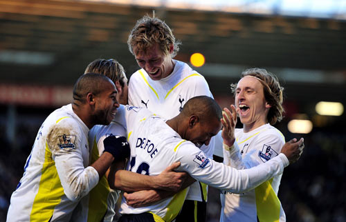 吉罗纳门将危机！利瓦科维奇欲离队 两大门神成替补目标（吉罗纳门线告急：利瓦科维奇寻求离队，俱乐部锁定两名门将补强）