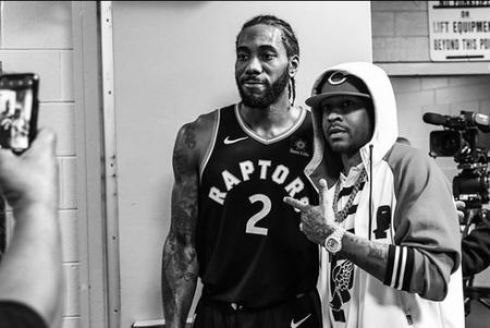 伊尔迪兹：我踢伪9号？大家可以拭目以待；斯帅没给我额外压力（伊尔迪兹：是否出任伪9号拭目以待，斯帅并未给我额外压力）