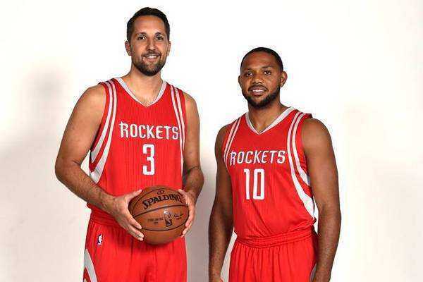 曼联再陷低谷：老特拉福德的失望之夜（红魔再度失意：梦剧场的苦涩之夜）